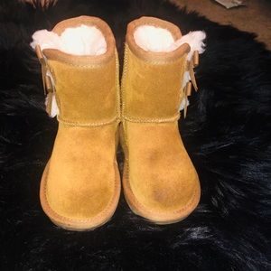 Kookaburra by Ugg size 6c toddler boot